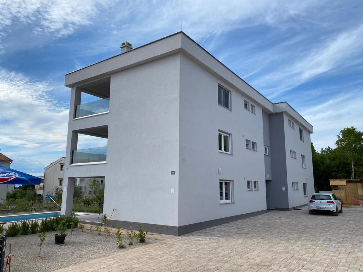 Apartmani Grgic On The Adress Branka Fucica 96 マリンスカ エクステリア 写真
