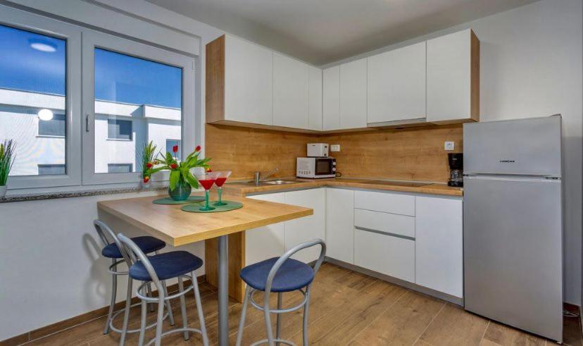 Apartmani Grgic On The Adress Branka Fucica 96 マリンスカ エクステリア 写真